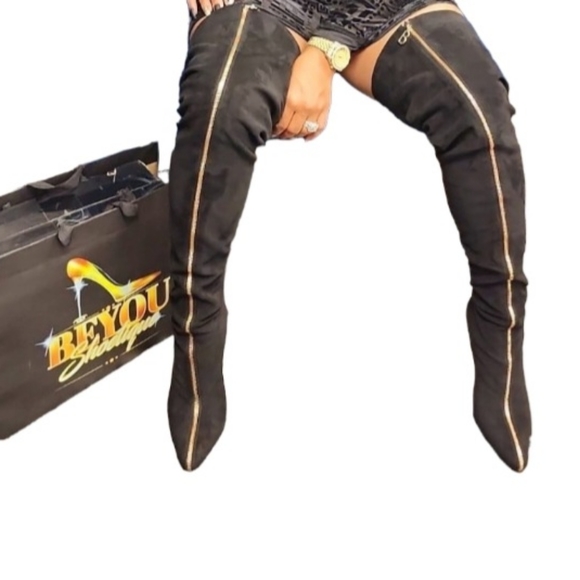 Thigh high boots - Picture 1 of 6